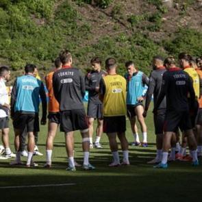 A Milli Futbol Takımı'nda 12 futbolcu ilki yaşayacak