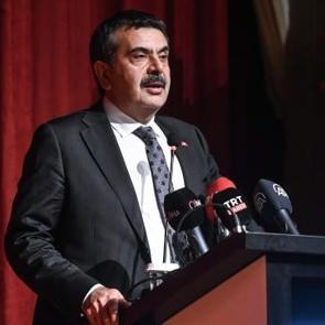 Devamsızlık konusunda esneklik olacak mı? Milli Eğitim Bakanı'ndan a&ccedil;ıklama