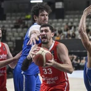 12 Dev Adam hazırlık ma&ccedil;ında galip