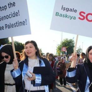 T&uuml;rkiye'de bir ilk: &Uuml;niversitenin b&uuml;t&uuml;n kadrosu Gazze i&ccedil;in y&uuml;r&uuml;d&uuml;