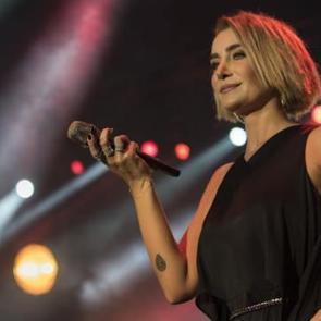 Şarkıcı Sıla'dan milli ma&ccedil; i&ccedil;in yeni karar!