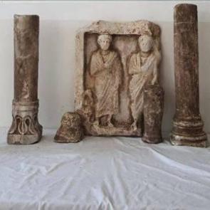 Roma dönemine ait eserler evinden çıktı