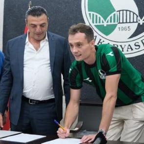 Sakaryaspor, Jakub Szumski'yi kadrosuna kattı