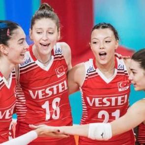 Sırbistan'a yenilen T&uuml;rkiye &uuml;&ccedil;&uuml;nc&uuml;l&uuml;k ma&ccedil;ına &ccedil;ıkacak