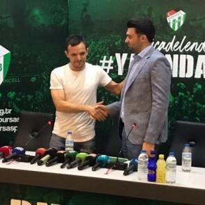 Bursaspor, Batalla ile s&ouml;zleşme imzaladı