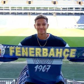 Fenerbah&ccedil;e'den Melissa Vargas dahil 4 isme yeni s&ouml;zleşme