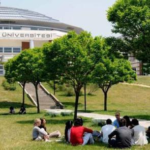 Vakıf &uuml;niversitelerinin &uuml;creti 1 milyon lirayı ge&ccedil;ti