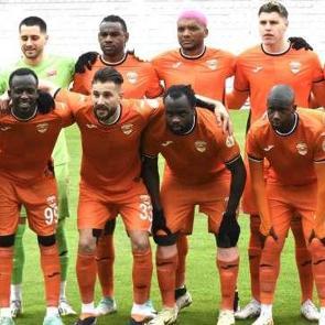 Adanaspor'da "&uuml;stte oynayacak takım" &ccedil;alışmaları