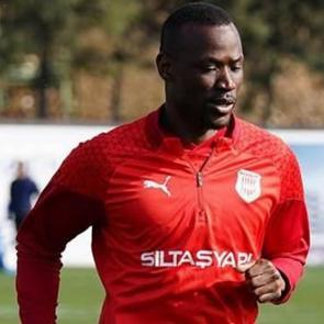 Arda Turan, yeni golc&uuml;s&uuml;n&uuml; İstanbul'da buldu