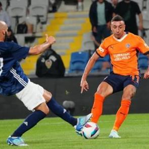 Başakşehir'den Avrupa'da tarihi sonu&ccedil;! Tur kapısını a&ccedil;tılar