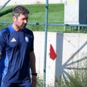 Hakan Kutlu: Transferde kul&uuml;b&uuml;n geleceğini d&uuml;ş&uuml;nmek zorundayız