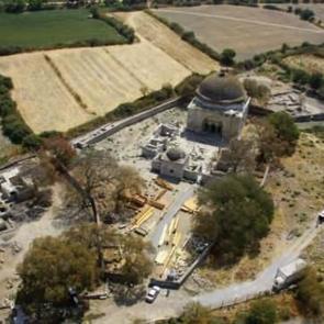 Tarihin derin izlerini taşıyan İlyas Bey K&uuml;lliyesi keşfedilmeyi bekliyor