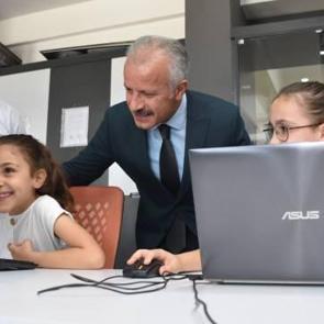 T&uuml;rkiye&rsquo;nin ilk meslek ortaokulu a&ccedil;ılıyor! 