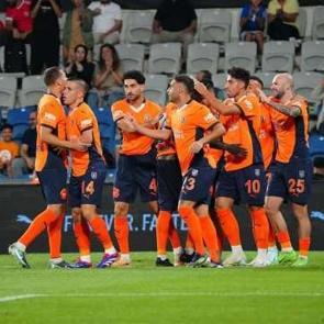 Başakşehir, San Marino'da tur i&ccedil;in sahaya &ccedil;ıkacak