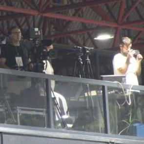 1. Lig'in a&ccedil;ılış ma&ccedil;ında tepki &ccedil;eken g&ouml;r&uuml;nt&uuml;ler! Cep telefonu ile yayın...