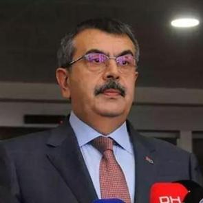 Bakan Tekin'den Instagram ve Roblox a&ccedil;ıklaması: 'Hep birlikte dur demeliyiz'