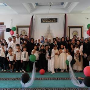 &Ccedil;ocuklardan Camide Filistin'i anma programı 