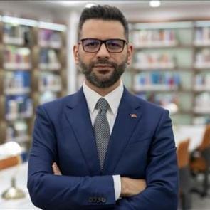 İletişim Başkan Yardımcısı Doç. Dr. Özdemir'in ses getirecek kitabı yayımlandı!