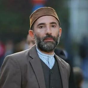 Kızıl Goncalar'ın Naim'inden Instagram a&ccedil;ıklaması: Ben &ccedil;ok mutluyum! 