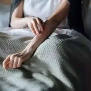 Mağazalarda 'uyuz' alarmı! Yeni alınan kıyafetler i&ccedil;in &ccedil;arpıcı uyarı