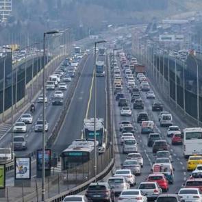 Milyonlarca s&uuml;r&uuml;c&uuml;y&uuml; ilgilendiriyor! Kazaların bir numaralı sebebi: İşte yol hipnozu...