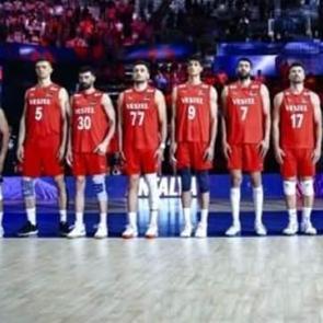 Filenin Efeleri sahaya &ccedil;ıkıyor