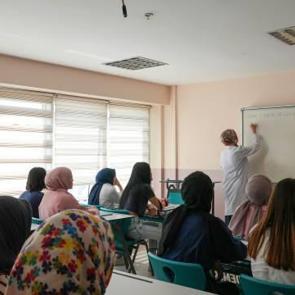 Konya B&uuml;y&uuml;kşehir, 'LİMA YKS Yaz Okulu' ile &ouml;ğrencilere katkı sağlıyor