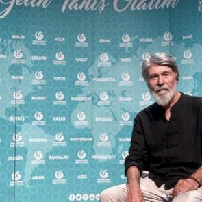 Prof. Dr. Mim Kemal Öke: İnsanı insan yapan kendisine üflenen ruhtur