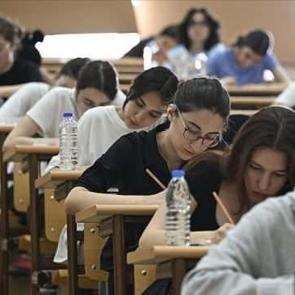 &Uuml;niversitelere kayıt yaptıramayan adaylara mazeret kayıt hakkı tanındı