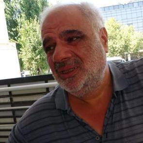 &Uuml;nl&uuml; sanat&ccedil;ı B&uuml;lb&uuml;lses&rsquo;e ak&uuml;l&uuml; sandalye yardımı