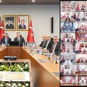 Bakan Tekin, 81 ilin valileri ve milli eğitim m&uuml;d&uuml;rleriyle g&ouml;r&uuml;şt&uuml;