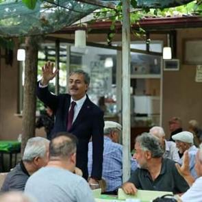 Başkan Alemdar Sakarya'da adım adım dolaşarak vatandaşlarla konuşuyor