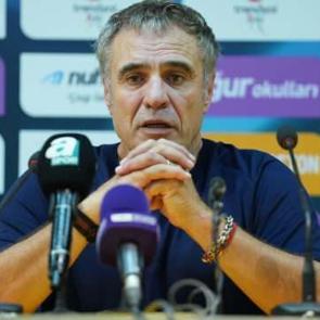 Ersun Yanal: "&Ouml;n&uuml;m&uuml;zdeki sezon S&uuml;per Lig'de olacağız"