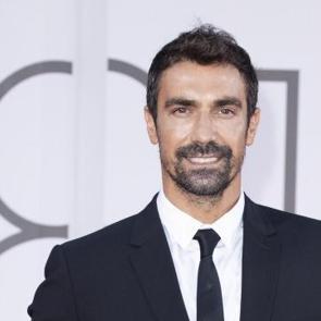 Oyuncu İbrahim &Ccedil;elikkol'a İtalya'dan &ouml;d&uuml;l