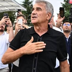 Şenol G&uuml;neş imza i&ccedil;in Trabzon'da!