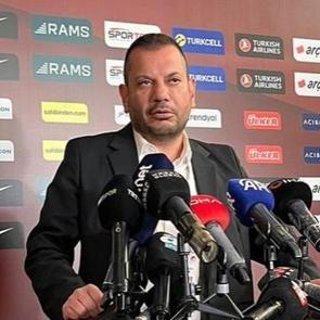 Derbi sonrası hakem Ali Şansalan'a b&uuml;y&uuml;k tepki: Beşiktaş formasıyla...