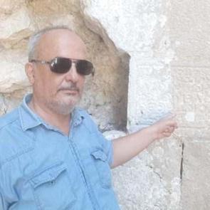 Kimse ne yazdığını çözemedi! Kale duvarında gizemli metin