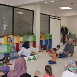 Anne- Bebek K&uuml;t&uuml;phanesi 1 yaşında!