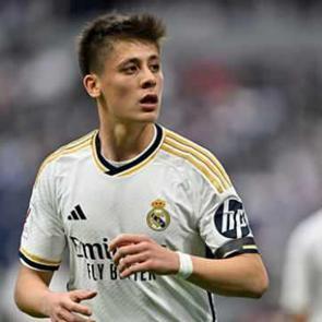 UEFA, Arda G&uuml;ler paylaşımını kaldırmak zorunda kaldı!