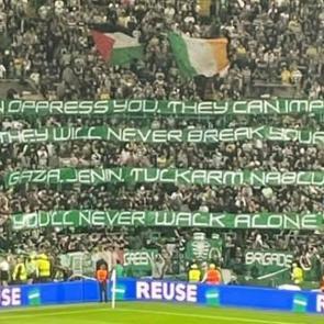 İsko&ccedil; taraftarlardan Filistin'e: Asla yalnız y&uuml;r&uuml;meyeceksiniz!