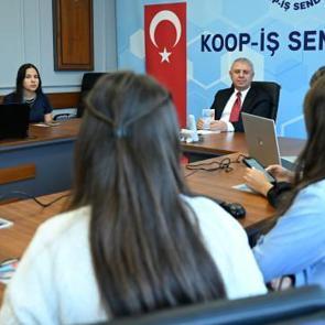 Koop-İş Sendikası'ndan, &uuml;yelerin &ccedil;ocuklarına dijital eğitim desteği
