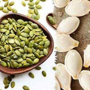 Kabak &ccedil;ekirdeğinin zararları nelerdir? Bir avu&ccedil;tan fazlası zehir sa&ccedil;ıyormuş!