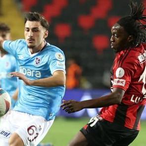 Cihan &Ccedil;anak: K&ouml;t&uuml; oynadık, &uuml;zg&uuml;n&uuml;z