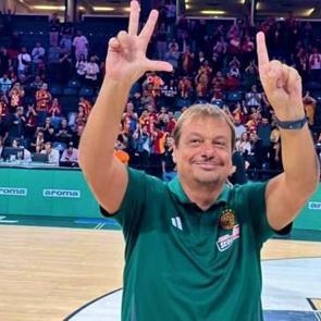 Ergin Ataman'dan Fenerbah&ccedil;elileri kızdıracak hereket!