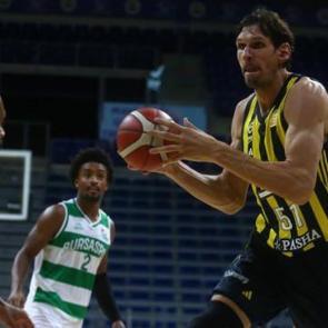 Fenerbah&ccedil;e hazırlık ma&ccedil;ında Bursaspor'u mağlup etti