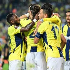 Kadık&ouml;y'de Avrupa ş&ouml;leni! Fenerbah&ccedil;e, Avrupa'ya galibiyetle başladı