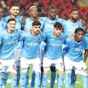 Trabzonspor isyan bayrağını &ccedil;ekti! Ma&ccedil; bitti a&ccedil;ıklama gecikmedi