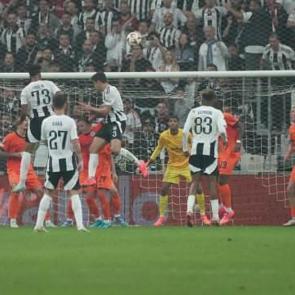Beşiktaş - Frankfurt ma&ccedil;ının &ouml;n&uuml;ne ge&ccedil;ti! Herkes aynı ismi konuşuyor