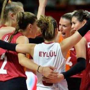 Galatasaray 7 yıl sonra Vakıfbank'ı mağlup etti