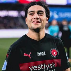 "&Ouml;zg&uuml;r Filistin" diye bağıran milli futbolcumuza saldırı!